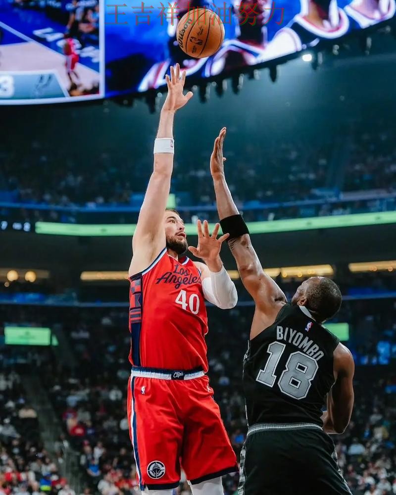 快船在WTA巡回赛中强强对话中笑到最后 为下一场比赛埋下伏笔